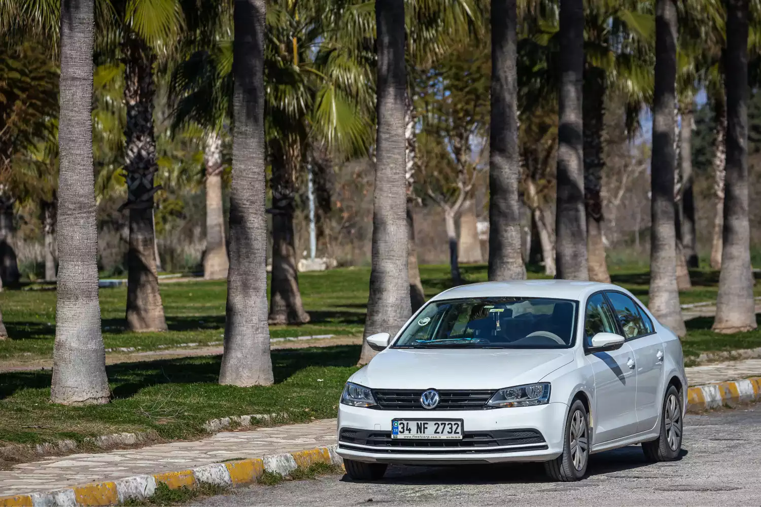 trash containers for Volkswagen Passat